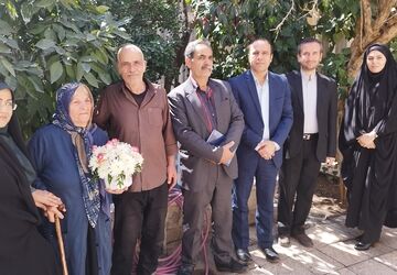دیدار مدیر آموزش و پرورش ناحیه ۳ اصفهان با خیر محترم سازنده مدرسه همتیان