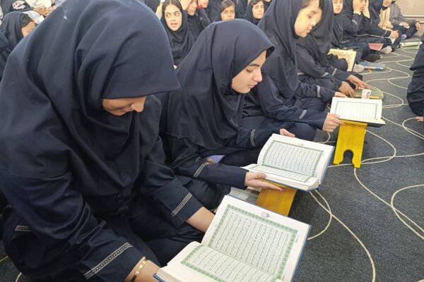 محفل انس با قرآن کریم در دبیرستان حاج بهادر گراشی ناحیه ۳