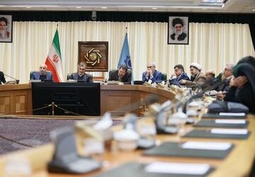جلسه تیم اقتصادی دولت درباره سیاست‌های ارزی و معیشتی مردم