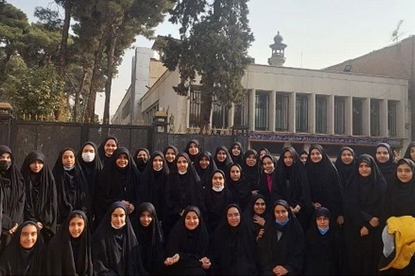 بازدید دانش‌آموزان شاهد قم از مجلس شورای اسلامی