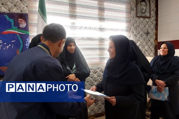 تقدیر از بانوان اداره آموزش و پرورش کهریزک 