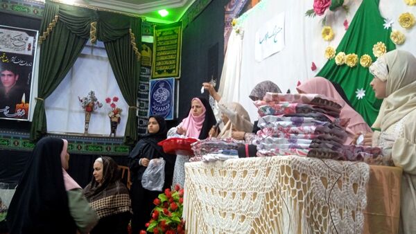 تجلیل از مادران شهید روستا در آیین روز مادر حسینیه علی اکبری فدافن 
