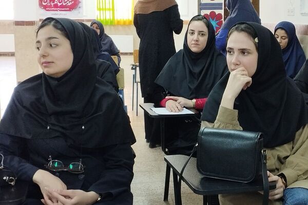 برگزاری مینی دوره هوش مصنوعی در دبیرستان حکمت بهارستان‌دو
