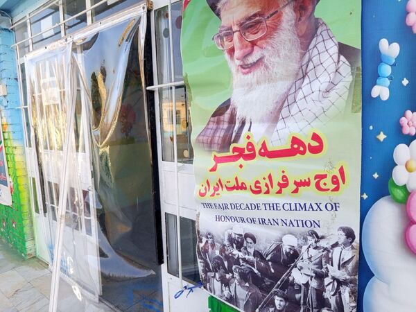 انقلابی شدن دبستان سمیه به مناسبت دهه فجر