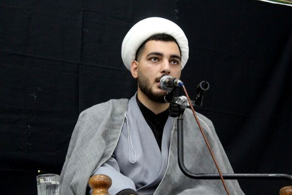 سوگواره عاشورایی احلی من العسل در گلوگاه 