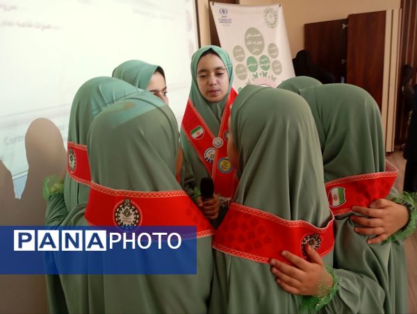 مراسم  تحلیف پیشتازان چهارمی در دبستان آرمینه مصلی نژاد 