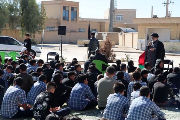 حضور معنوی امام‌جمعه بافق در مراسم سوگواری دبیرستان مناجات