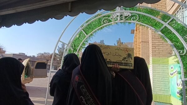 دبیرستان دخترانه شاهد قدسیان میزبان پیکر مطهر شهید گمنام