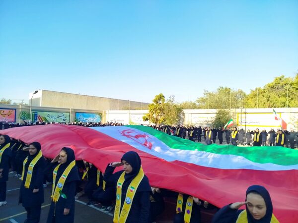 صبحگاه تمام تشکیلاتی دبیرستان تقی‌پور مراغه