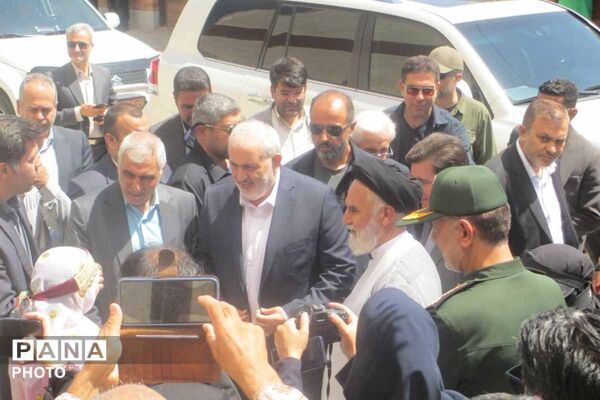 افتتاح نیروگاه خورشیدی ۷۲ مگاواتی قاسم خان اسفراین با حضور وزیر نیرو