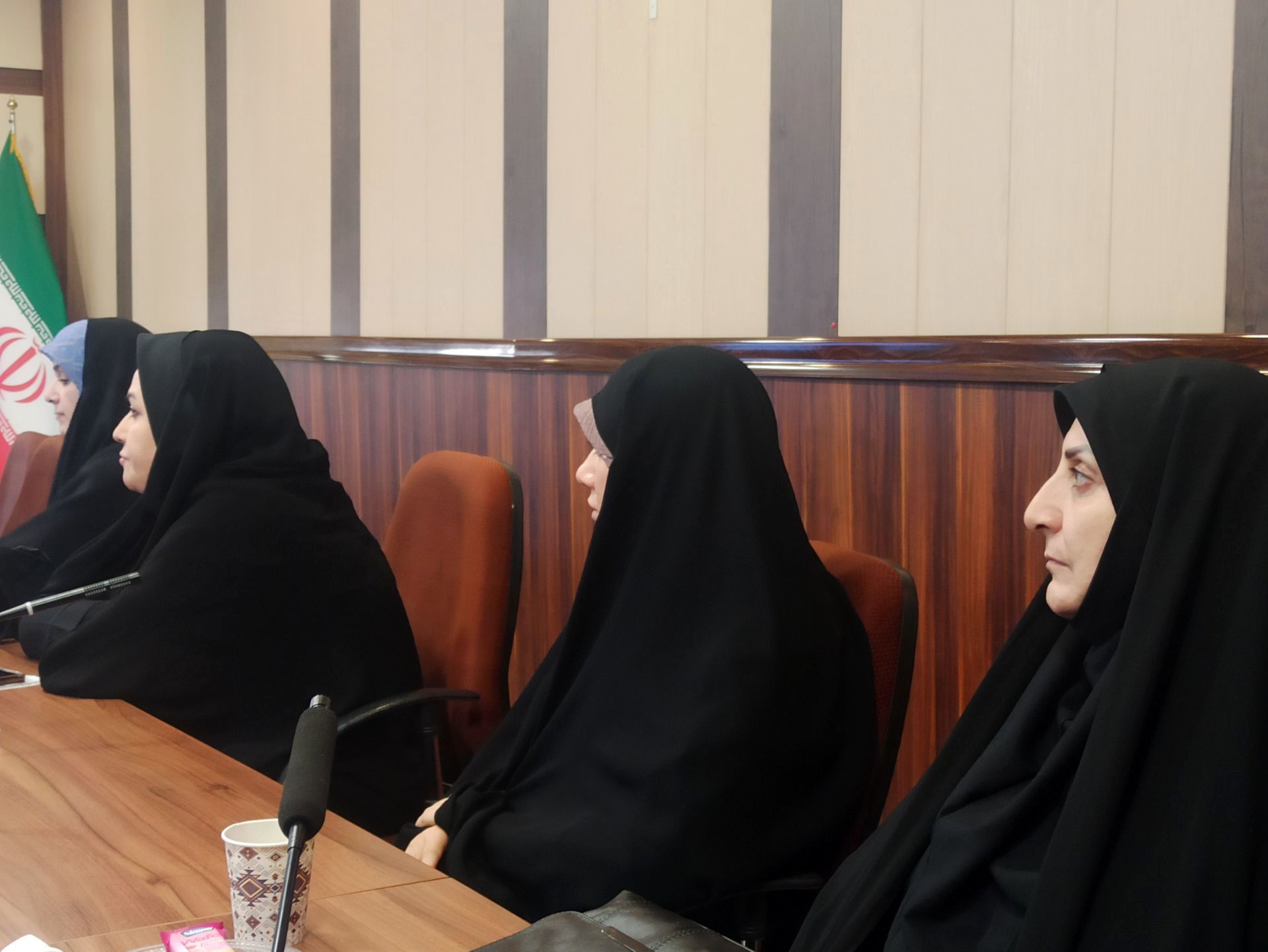 مراسم تقدیر از رابطین امور بانوان مدارس ناحیه یک شهرری