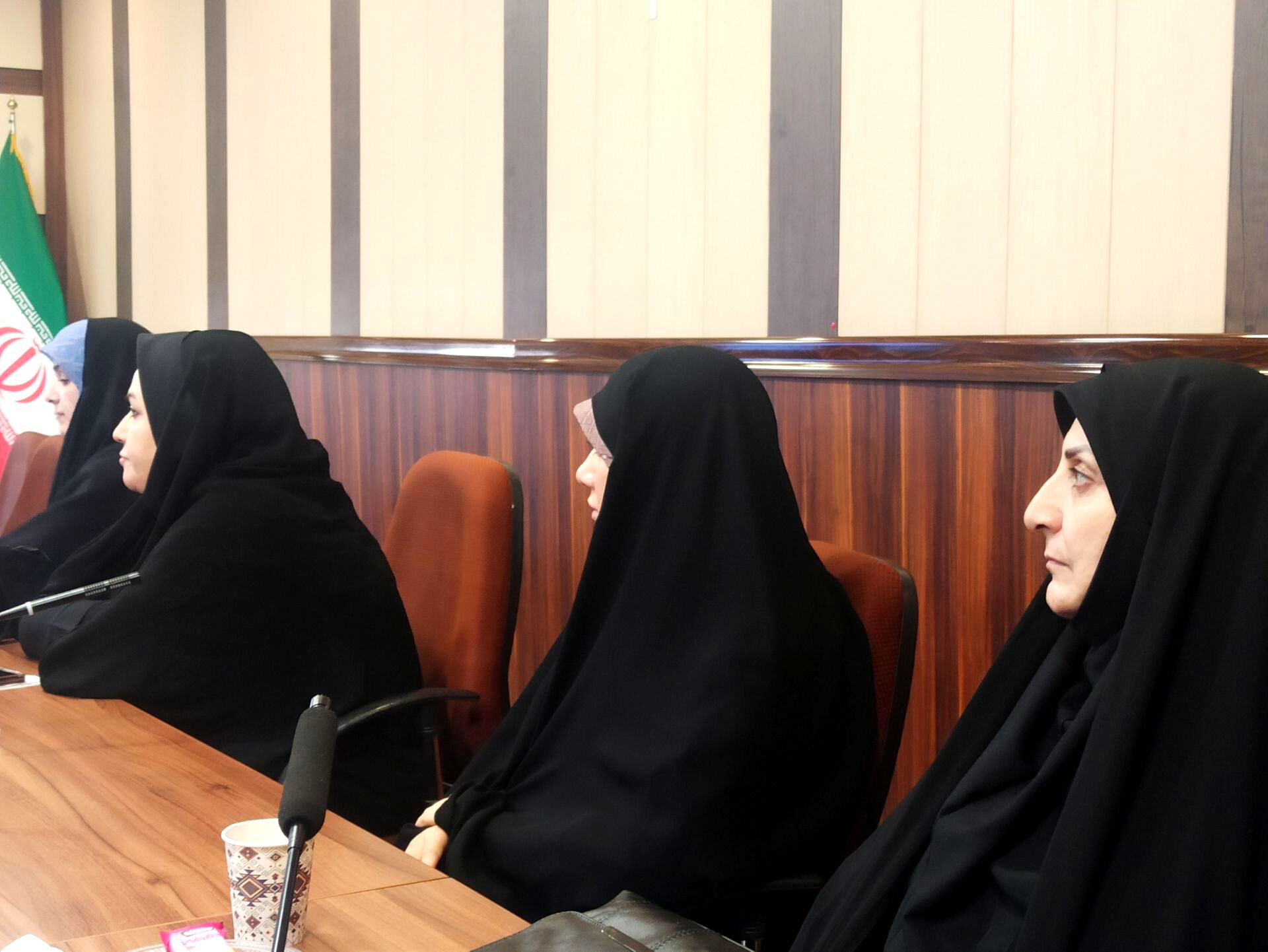 مراسم تقدیر از رابطین امور بانوان مدارس ناحیه یک شهرری