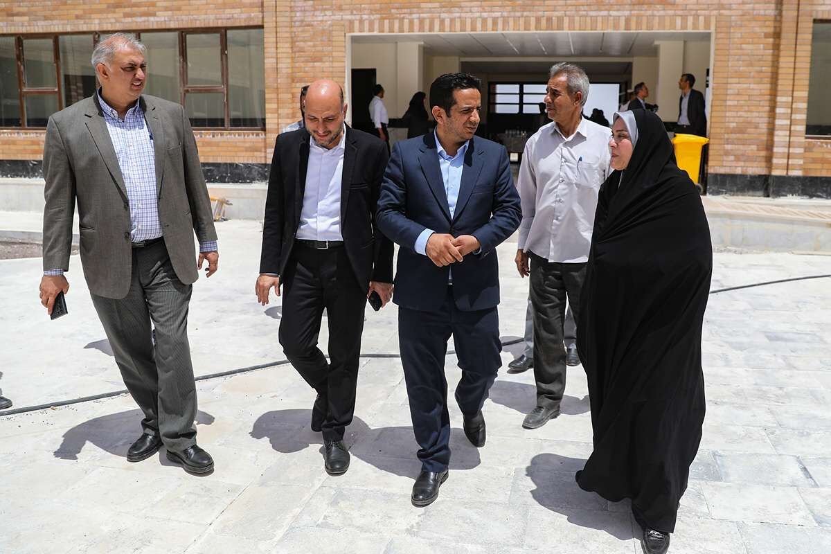بازدید مدیرکل آموزش‌وپرورش کرمان از مجتمع آموزشی «اندیشه هوشمند ارگ»