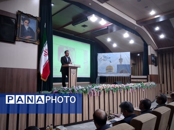 نشست معاون متوسطه وزارت آموزش و پرورش با مدیران مدارس متوسطه استان البرز 