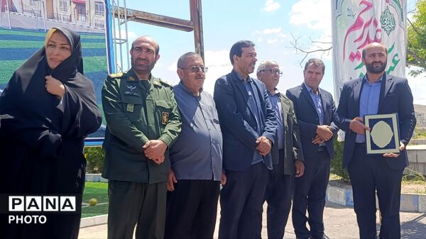 افتتاح زمین چمن مصنوعی شهدای جنگ رمضان در دبیرستان مقداد شهر لاهیجان 