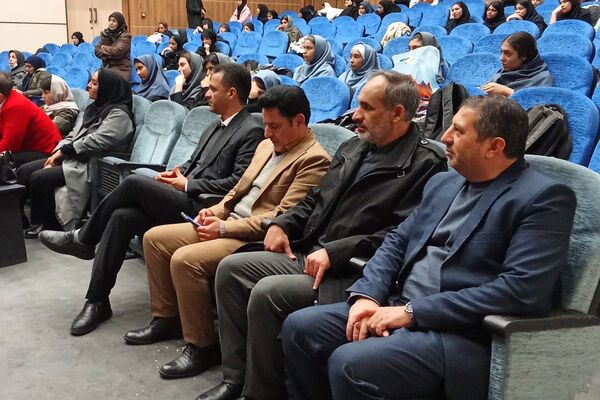 جشنواره «فردا»؛ جایی که خلاقیت دانش‌آموزان شهرقدس به صحنه آمد.