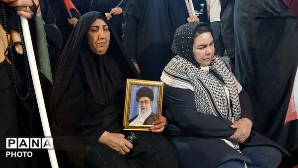 دل‌های عاشق وطن در خرم‌ آباد، وفاداری را به تصویر کشیدند