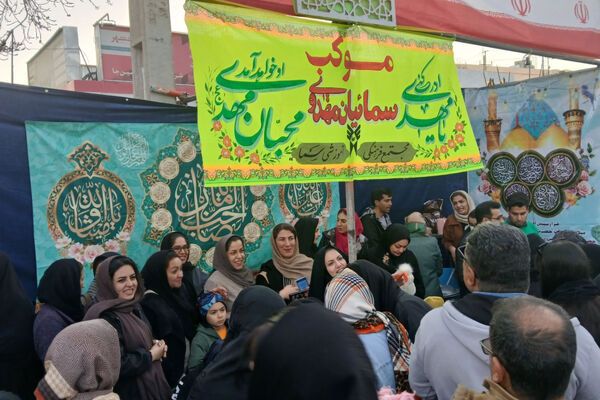 برپایی موکب‌های دانش‌آموزی در آباده برای میلاد جشن موعود