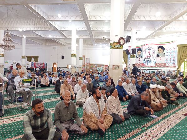 قدمی هم‌سنگر ایمان؛ از مدرسه تا صف نماز جمعه