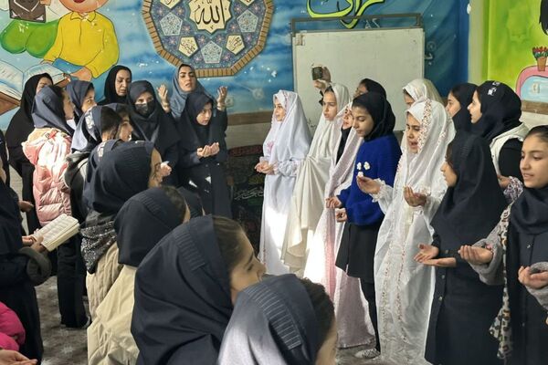 محفل پرفیض انس با قرآن در دبستان مریم بهارستان دو