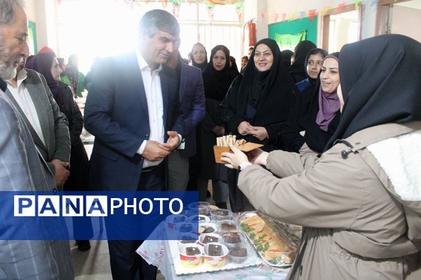  آیین افتتاح جشنواره ماها و ایران‌مون در دبیرستان خدیجه کبری پردیس 