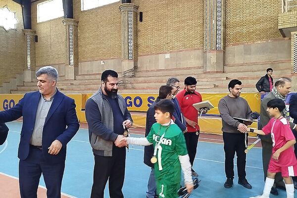 حضور دانش‌آموزان ابتدایی ناحیه دو شهرری در مسابقات فوتسال