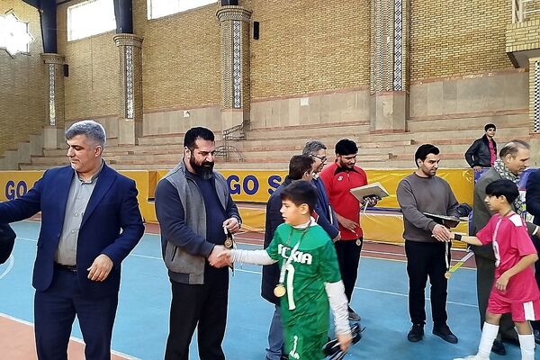حضور دانش‌آموزان ابتدایی ناحیه دو شهرری در مسابقات فوتسال