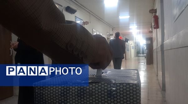 اولین جلسه انجمن اولیای دبیرستان شاهد ابوذر غفاری نیشابور 