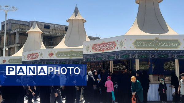 جاماندگان اربعین حسینی در مسیر حرم مطهر امام مهربانی