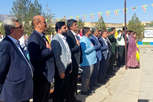طلوع دانش در حاجی‌آباد لردگان؛ زنگ مهر، سرآغاز فصلی نو برای آینده‌سازان