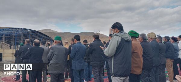 نمازبندگی در  گلزار شهدای شهر بار