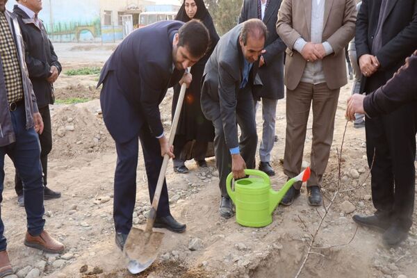 آیین روز درختکاری در هنرستان کشاورزی شهید باهنر پاکدشت 