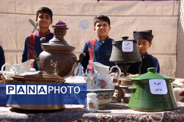 جشنواره دانش‌آموزی «کوک به کوک، حال خوب» در دبستان عطایی‌فرد