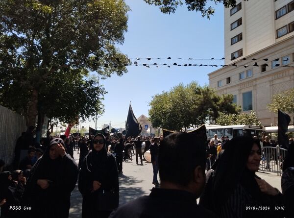 پیاده‌روی زائران بارگاه ملکوتی آقا علی‌بن‌موسی رضا (ع)