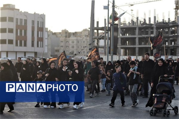 آیین پیاده‌روی اربعین حسینی در بلوار پیامبر اعظم(ص) قم