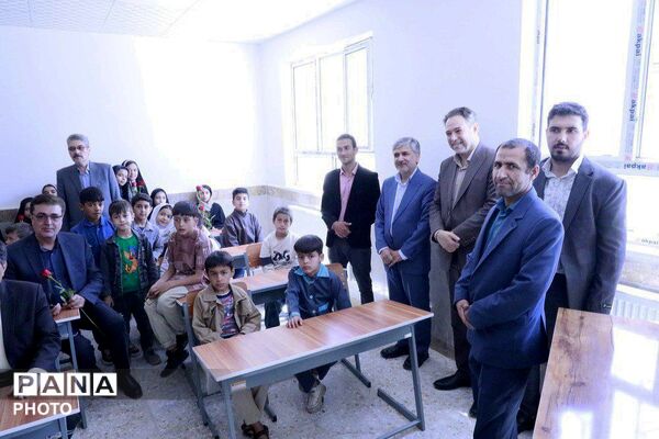 افتتاحیه دبستان ۳ کلاسه خیرساز "قمرعلی مردانی" در روستای آل  تبادکان 
