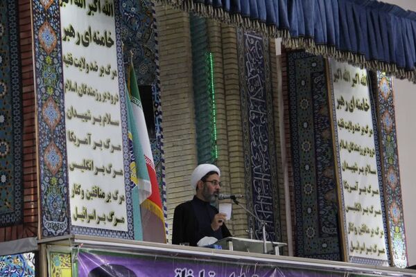 اقامه نماز جمعه در شهرستان اسلام آباد غرب 
