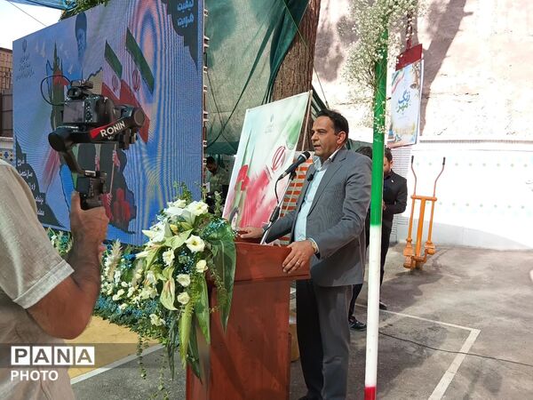 آغاز سال تحصیلی در مدرسه نمونه دولتی علامه طباطبایی با نواختن زنگ مهر