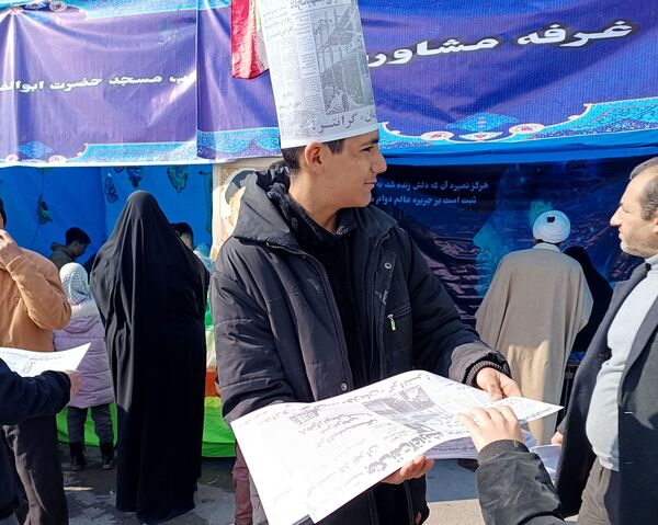 حضور دانش‌آموزان در راهپیمایی ۲۲ بهمن شهرستان پردیس 