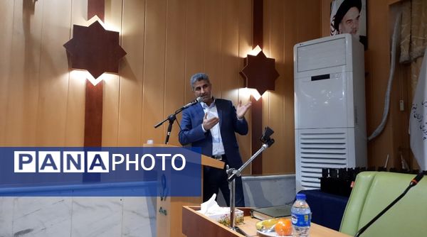 تجلیل از برگزیدگان پژوهشگر خراسانی در مشهد