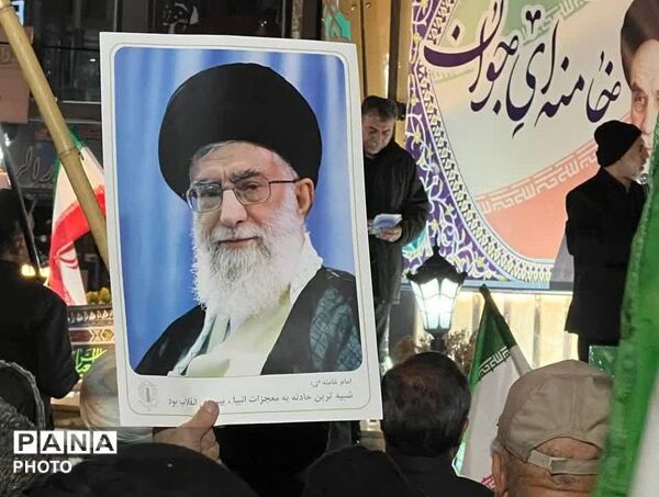 مردم فیروزکوه اجتماع امشب را در کنار دو مهمانانشان گذراندند