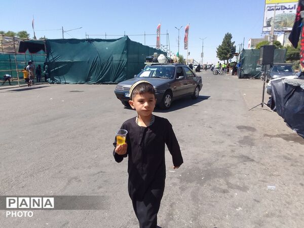 حضور پررنگ کودکان و نوجوانان در کاروان زیارتی پیاده