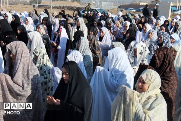 اقامه نماز عید سعید فطر در فاروج 