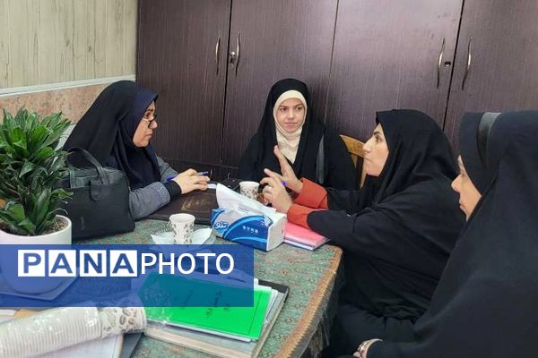 بازدید سرگروه کیفیت بخشی فعالیت‌های پرورشی از مدارس ناحیه 2 شهرری 