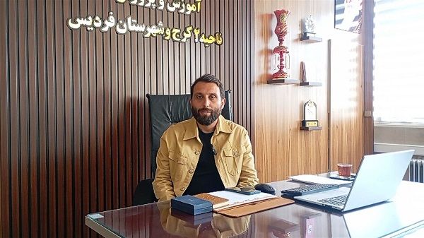 نخبگان هدایتگران جامعه به سوی ارزش‌های تعالی هستند