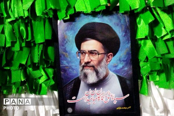 شور انقلابی مردم شهرری در میدان نماز 