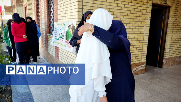 بازگشت معنوی دانش‌آموز حاجی‌آبادی از سفر پرفیض حج