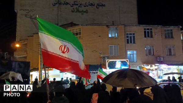 دهه نودی‌ها در زیر چتر انقلاب 