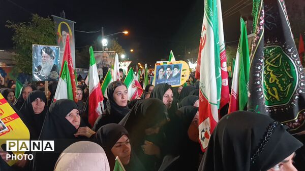 تجمع مردم پلدختر در میادین و خیابان ها به مناسبت چهلمین روز درگذشت رهبر انقلاب 