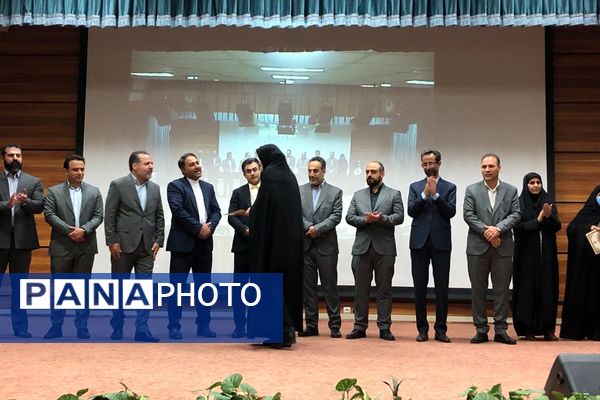 برگزاری جلسه مدیران با حضور فعال مسئولان آموزش و پرورش و اداره کل شهرستانهای تهران در ناحیه دو شهرری